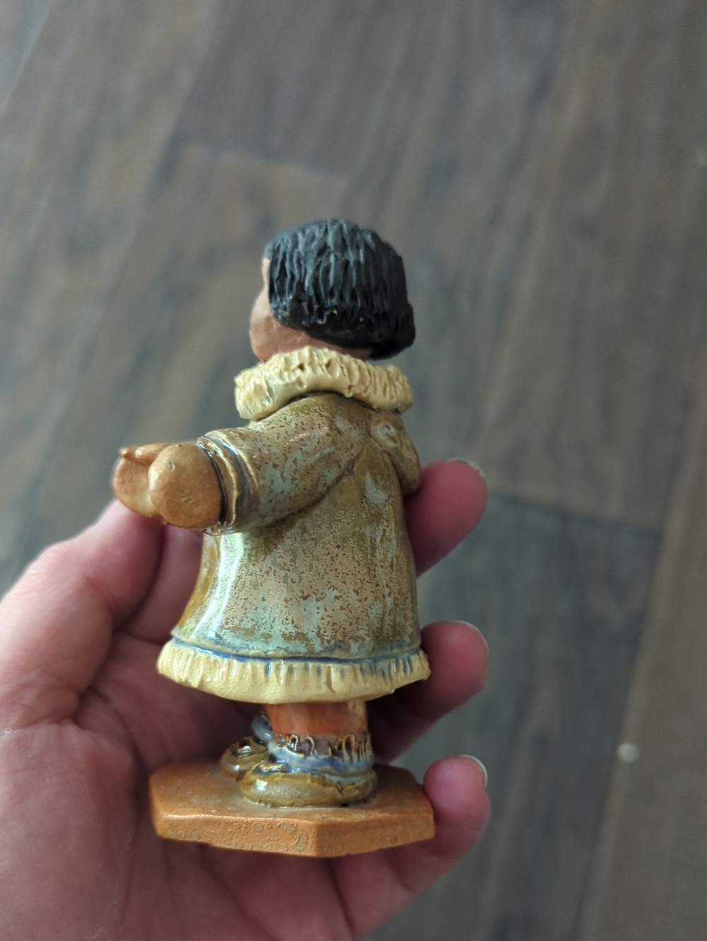 Inuit Child Standing Sculpture By Nori Peter - Picture 3 of 6